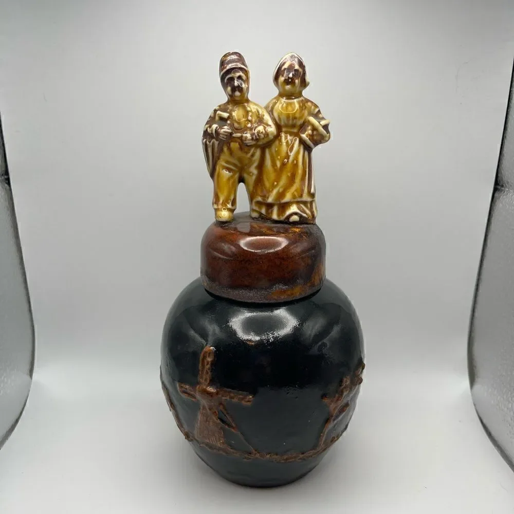 Dutch ginger jar vintage